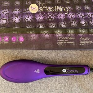 NEW Tiri Hot Smoothing Brush in Boysenberry